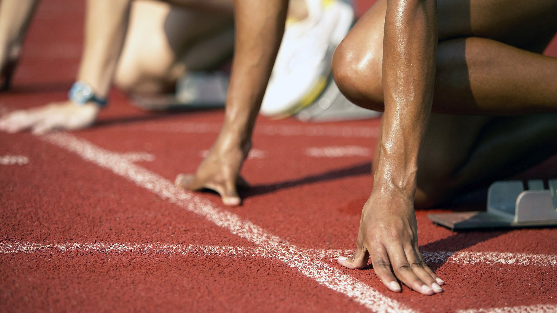 武大靖赛后谦逊发言登热搜,明尼苏达森林狼横扫罗马引发热议