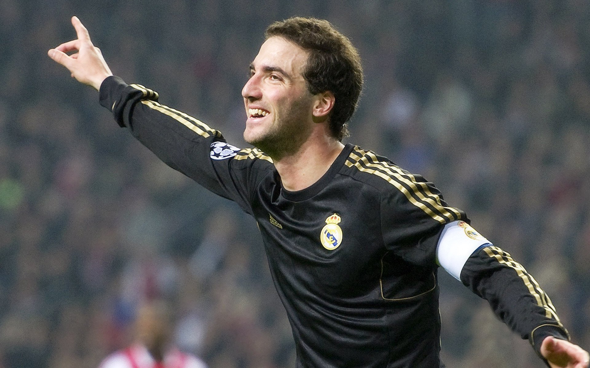 奥斯梅恩手感滚烫，带领多特蒙德横扫AC米兰，赛后一句话霸气侧漏