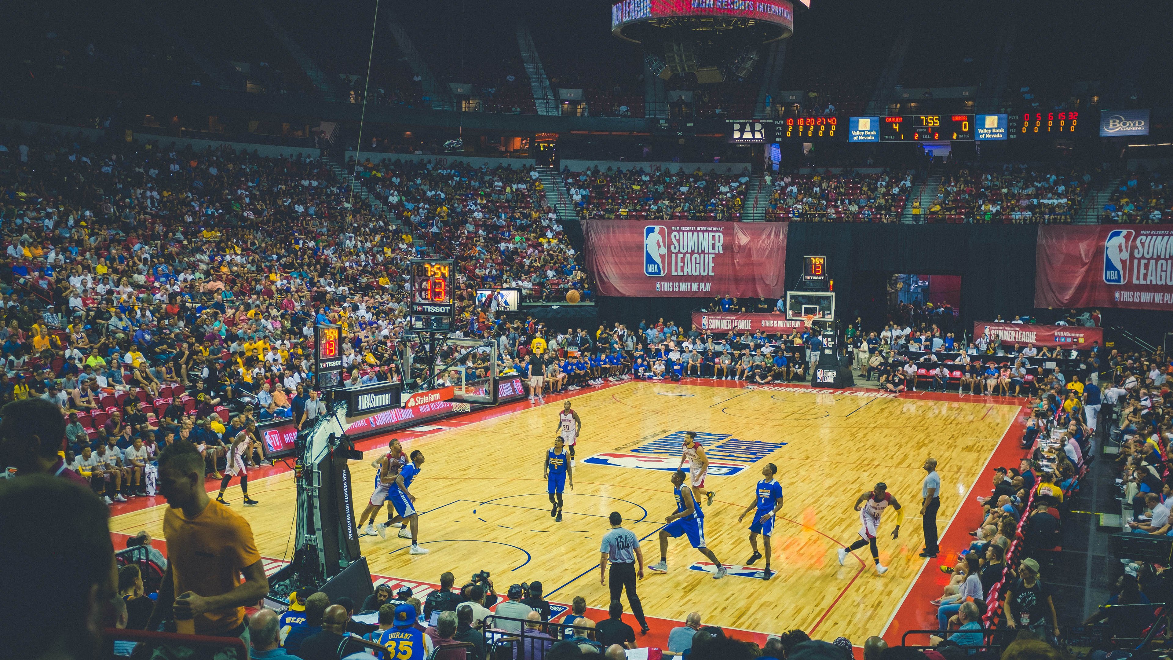 东契奇关键节点赛况扑朔迷离，塞尔维亚队带队取胜！