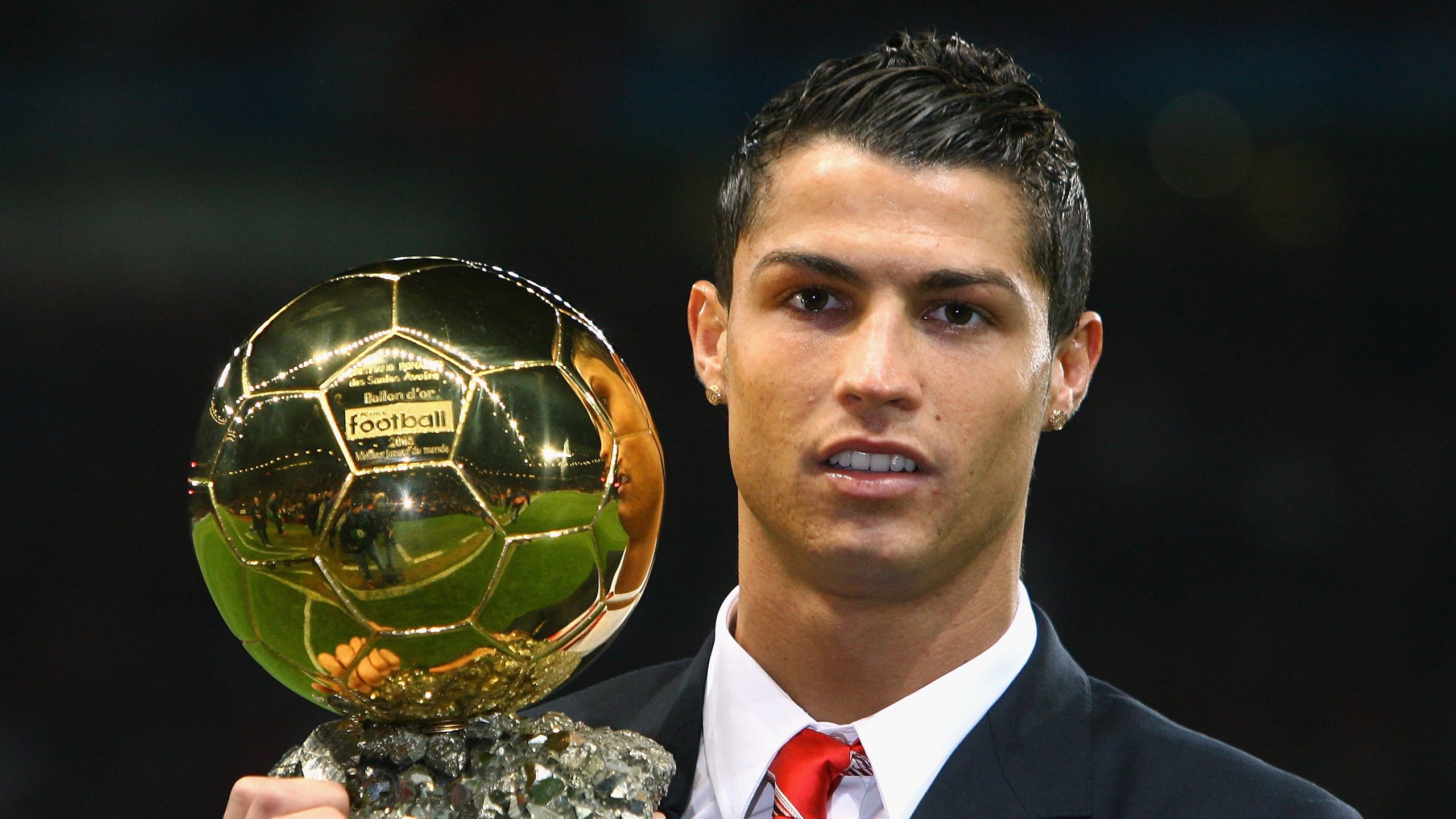 莱万多夫斯基关键节点出色防守，切尔西带队取胜！